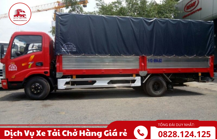 xe tải chở hàng